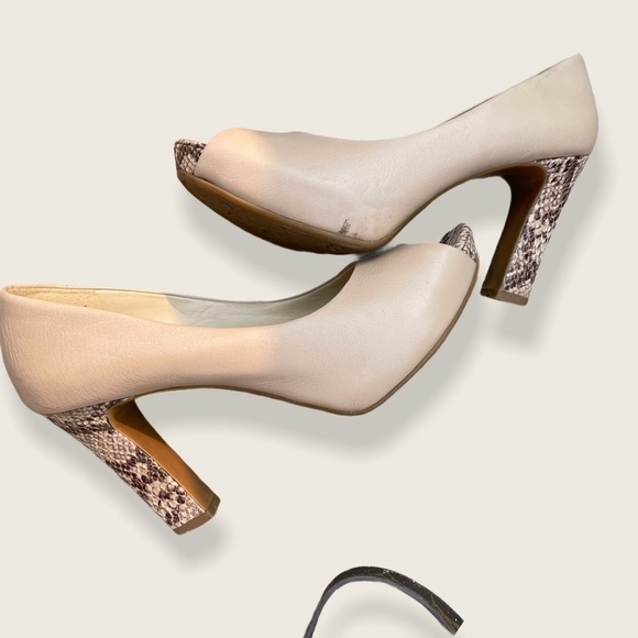 Naturalizer Shoes - Size 8 Naturalizer Snakeskin Peep Toe Heels